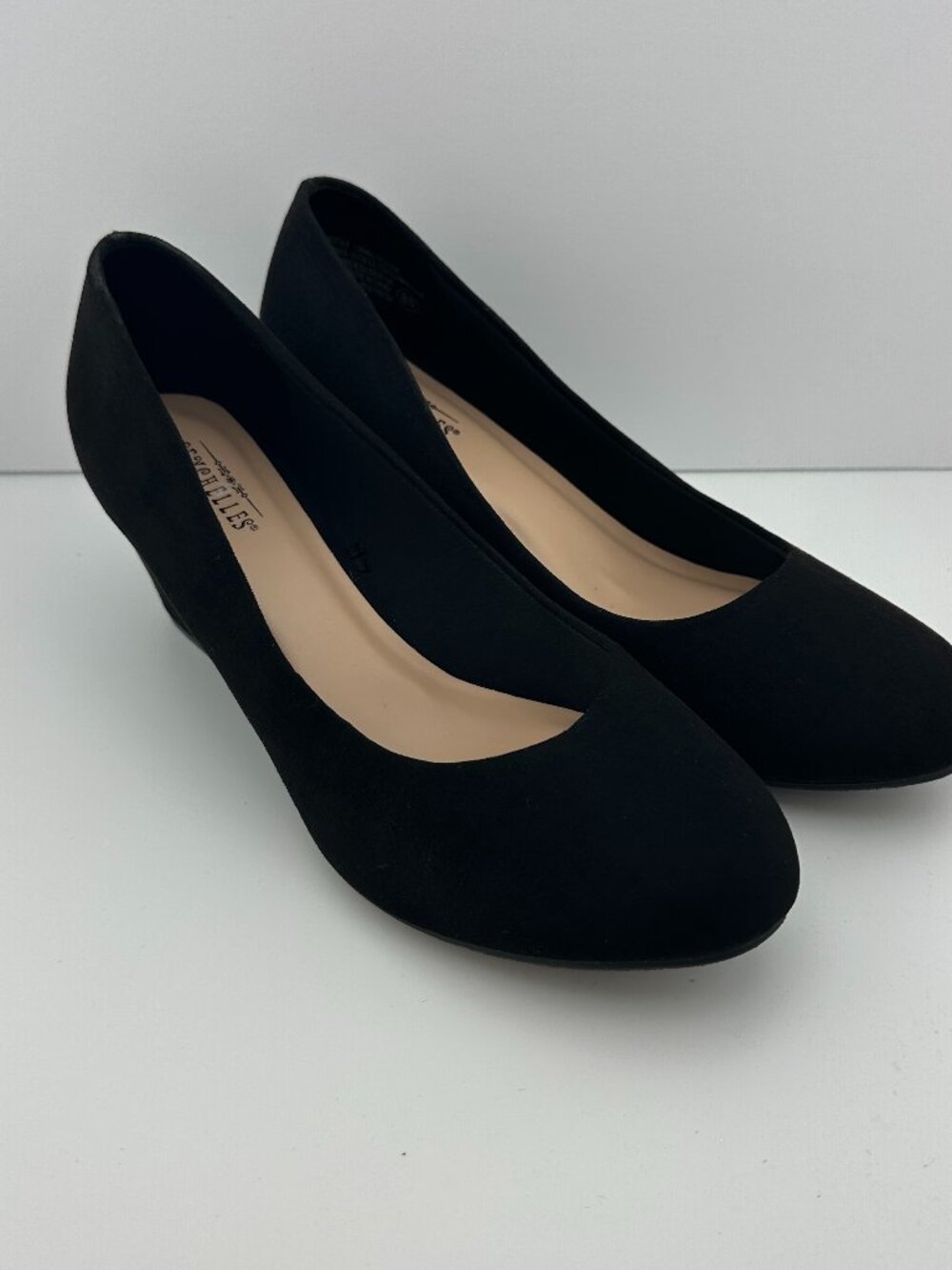SEYCHELLES GERTRUDE BLACK FAUX SUEDE WEDGE SLIP-ON PUMPS ROUND TOE 8W
